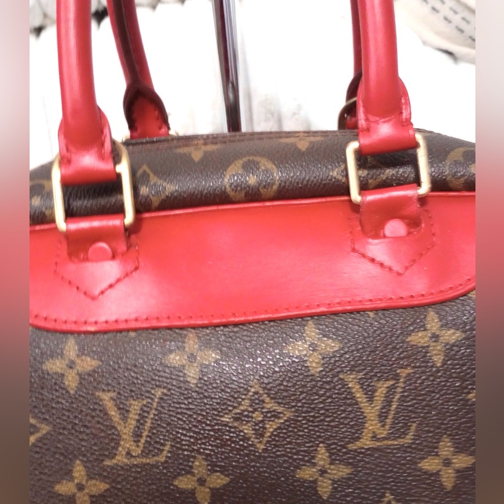 Louis Vuitton Bag - Picture 5 of 16